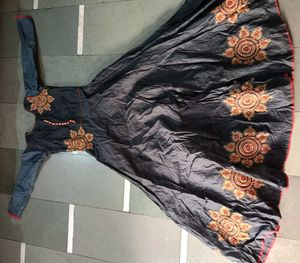 Floral Embroidered Kurta with dupatta