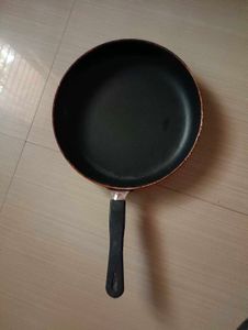 Non Sticky Pan With Lid Cover