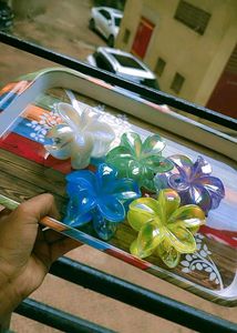 Flower Clutcher