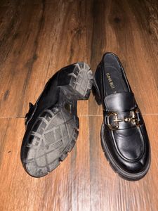 Luna Blu Black Loafers