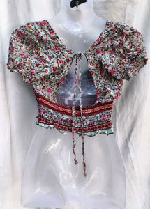 172610. Floral Print Crop Top