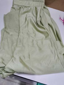 Elegant Green Leggings