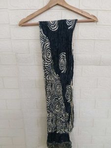 Stylish Black &amp; White Scarf