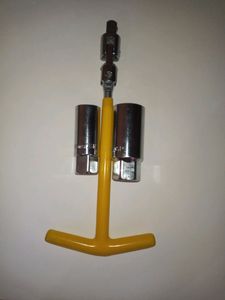 Induro Spark Plug Tool