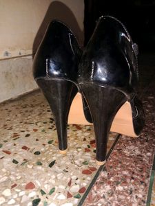 One Use Black New Heals.