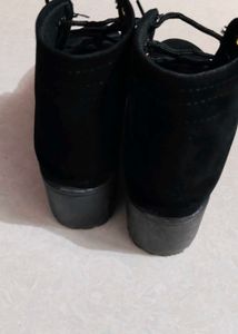 Voguish Women Boots