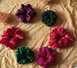 combo of multicolour Scrunchie Set