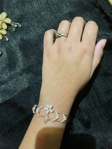 Earrings &amp; Necklace &amp; bracelet