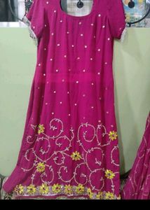 Beautiful Pakistani Kurta With Dupatta