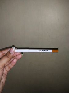 Zudio• Brown Kajal• Blue Eyeliner