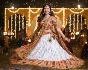 Beautiful Lahanga With Chunni Blouse