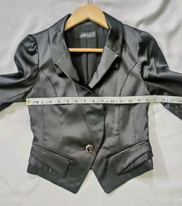 Black Crop Blazer