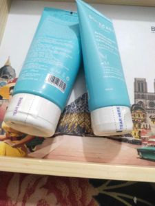 Dot &amp; Key Face Wash