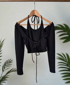 🕸 Lace-Up Goth-inspo Crop Top