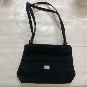 🆕 Black Handbag