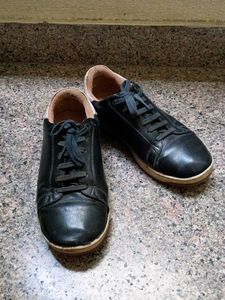 (UK 7) NAVY BLUE SOLEPLAY SHOES