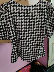 Houndstooth Puff Sleeve Top