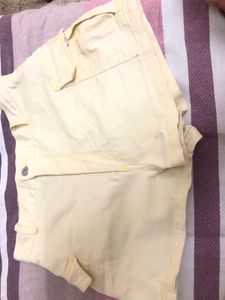 Pastel Lemon Yellow Shorts With Side Pockets