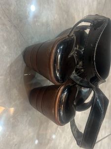 Chic Black Wedge Sandals