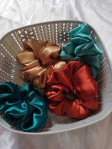 4 Scrunchies Combo Pack