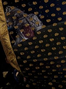 NAvy blue saree.