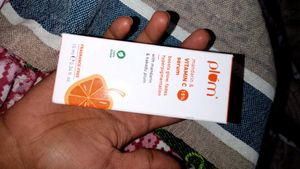 Plum Mandarin &amp; Vitamin C 15% Serums