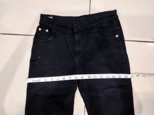 Black Capri Denim Jeans