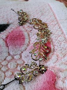 Elegant Golden Hair Accessories