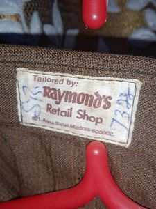 Safari Raymond