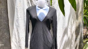 I. Black Deep V-Neck Mini Dress