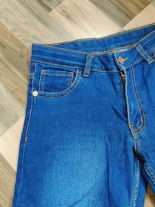 capri jeans with Butterfly Detail