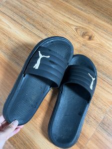 Authentic Puma Slides 🫶🏻 ( Negotiable )