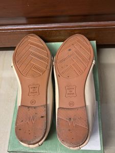 Stylish Beige Loafers And Juttis