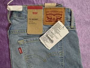 Levi&#39;s 711 Skinny Jeans brand new