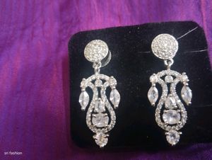 New Dazzling Earing