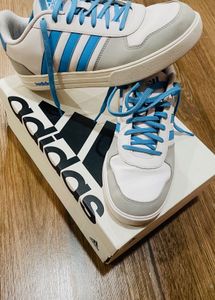 Adidas Sneakers