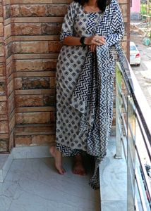Straight Kurta Pajama Set With Duppatta