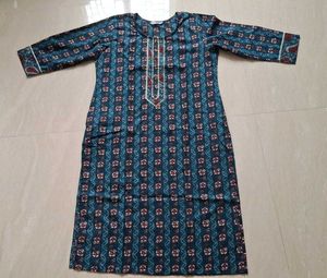 2pure cotton Kurti + 2 long skirts combo🌷