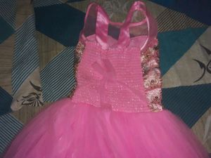 A Gown For 7 To 14 Years Girls