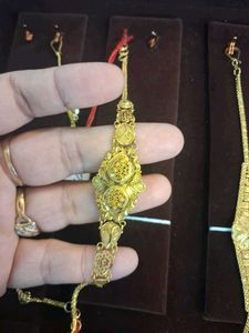Beautiful Earrings Gold