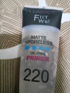 Huda Beauty FiiT We! Primer - Matte + Poreless