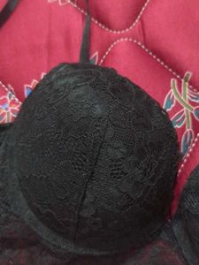 32C - H&amp;M Black Lace
