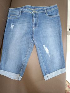 Branded Capri Knee Length From Kraus Brand