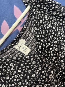 JoyJoy Floral Top - Size XS