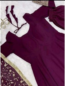 New/Unused Heavy Flared Embroidered Gown Set