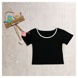 PLAIN BLACK FITTED CROP TOP