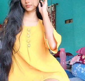💛 Yellow Button-Down Top