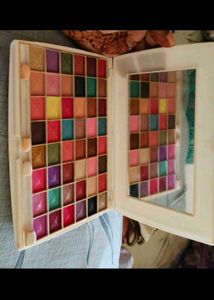 BELLA KEEN Eyeshadow Palette