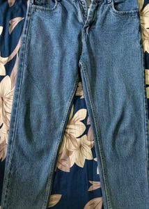 Pre-loved Jeans – Comfy Fit, Minor Fade