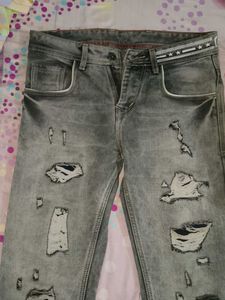 Damage Jeans For Women , Comfortable And Looking